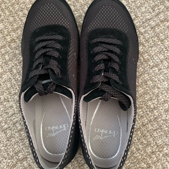 Dansko Hayes Suede Like New! - Picture 3 of 5